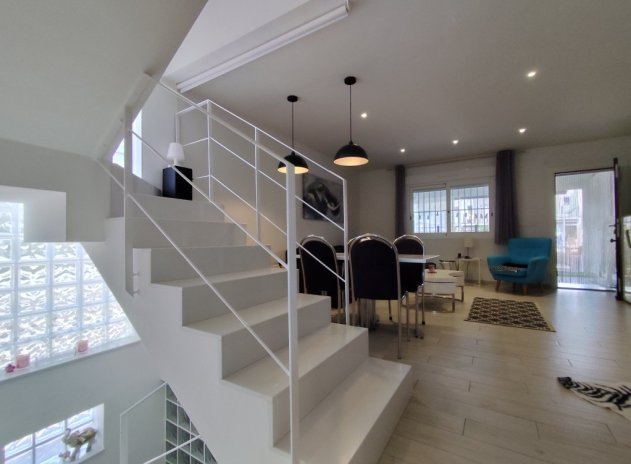Revente - Maison mitoyenne - Torrevieja