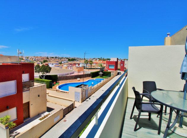 Reventa - Casa adosada - Villamartin - Villamartín