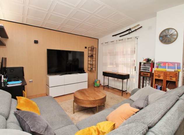 Reventa - Casa adosada - Villamartin - Villamartín