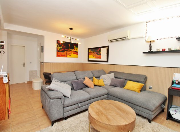 Reventa - Casa adosada - Villamartin - Villamartín