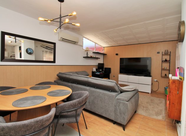 Reventa - Casa adosada - Villamartin - Villamartín