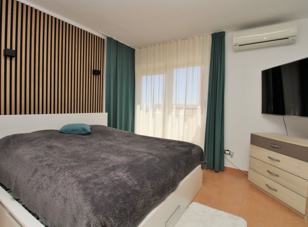 Reventa - Casa adosada - Villamartin - Villamartín