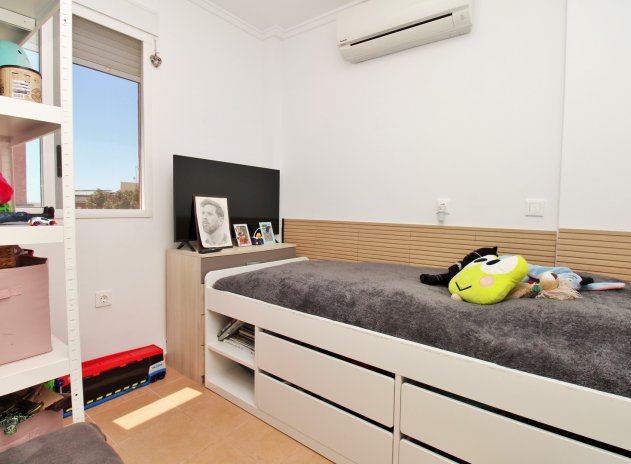 Reventa - Casa adosada - Villamartin - Villamartín