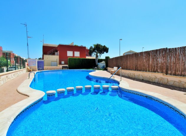 Reventa - Casa adosada - Villamartin - Villamartín