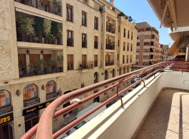 Resale - Apartment / Flat * - Orihuela *