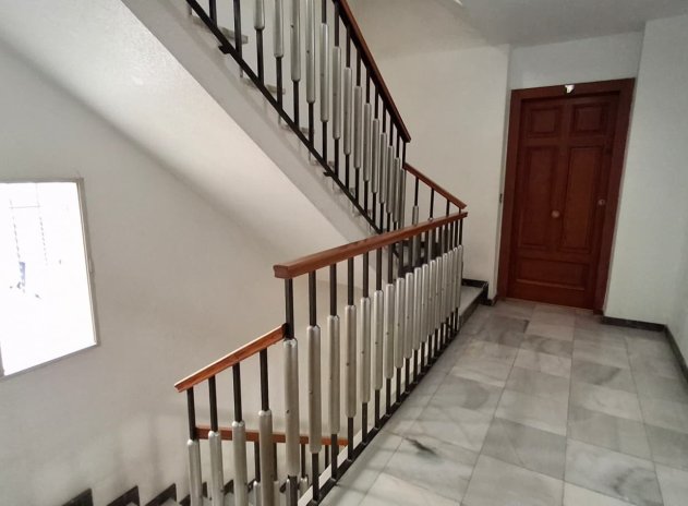 Resale - Apartment / Flat * - Orihuela *