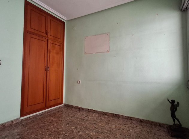 Resale - Apartment / Flat * - Orihuela *