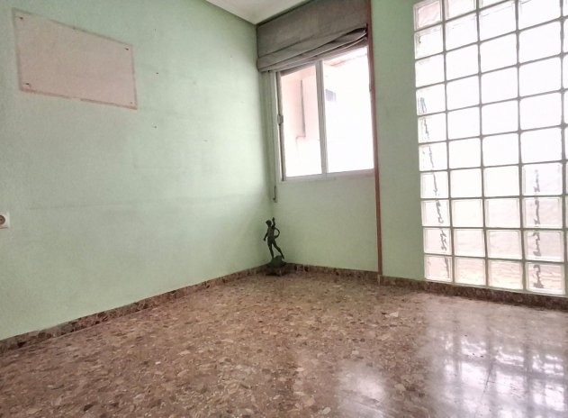 Resale - Apartment / Flat * - Orihuela *