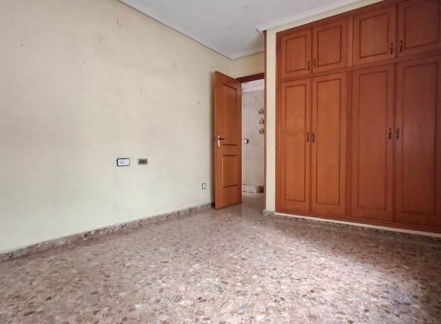 Resale - Apartment / Flat * - Orihuela *