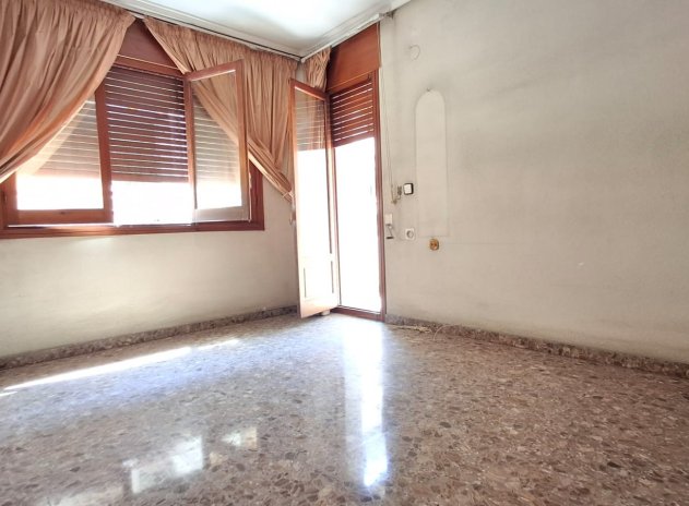 Resale - Apartment / Flat * - Orihuela *