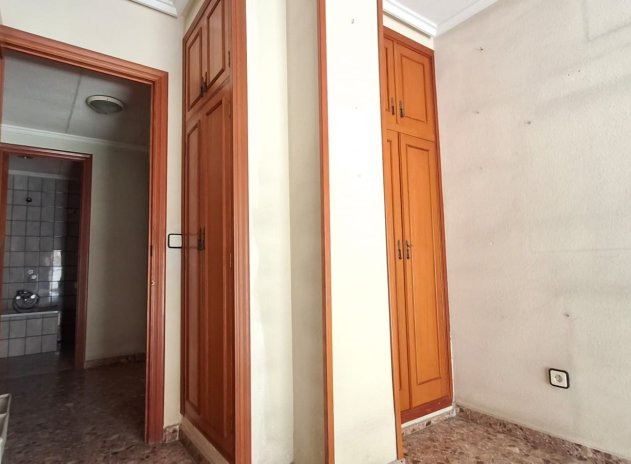 Resale - Apartment / Flat * - Orihuela *