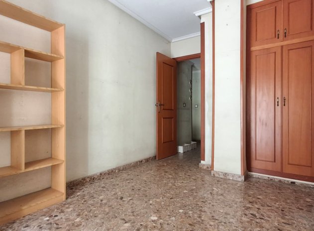Resale - Apartment / Flat * - Orihuela *