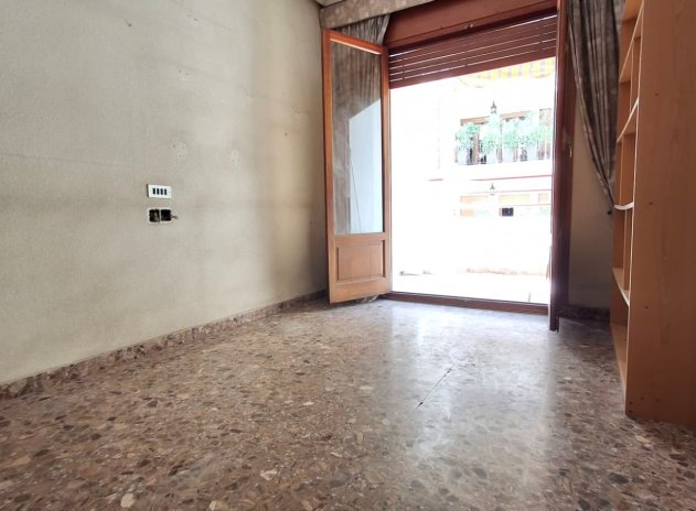 Resale - Apartment / Flat * - Orihuela *