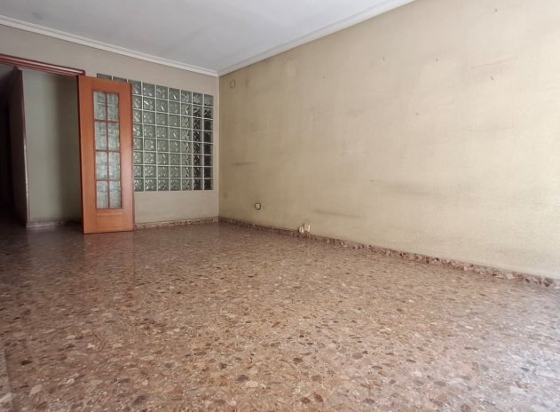 Resale - Apartment / Flat * - Orihuela *