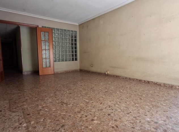Resale - Apartment / Flat * - Orihuela *