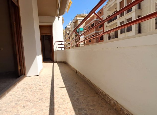 Resale - Apartment / Flat * - Orihuela *