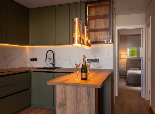 Resale - Apartment / Flat * - Torrevieja *