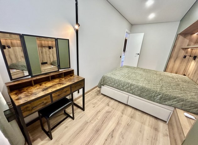 Resale - Apartment / Flat * - Torrevieja *