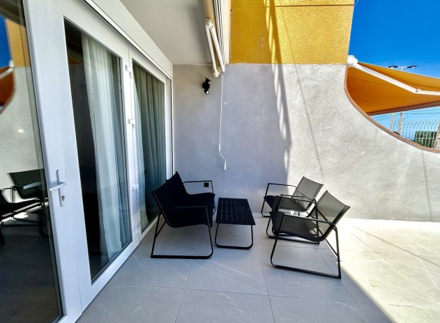 Resale - Apartment / Flat * - Torrevieja *