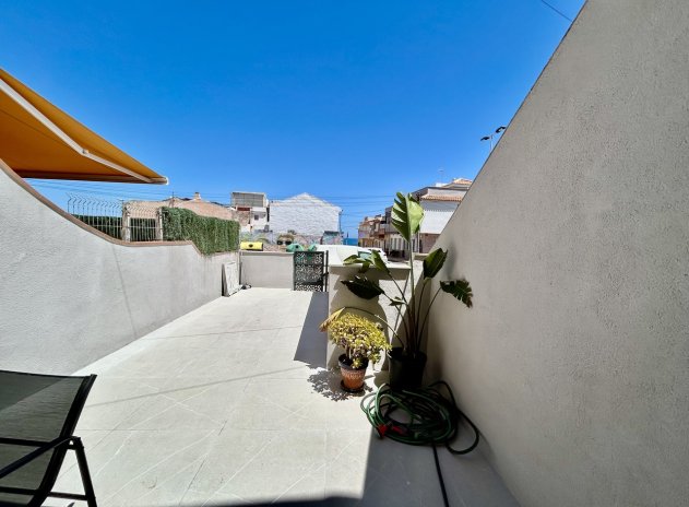 Resale - Apartment / Flat * - Torrevieja *