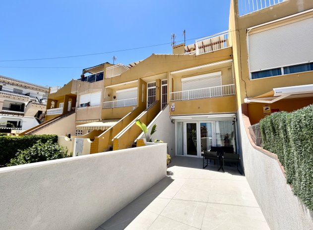 Resale - Apartment / Flat * - Torrevieja *