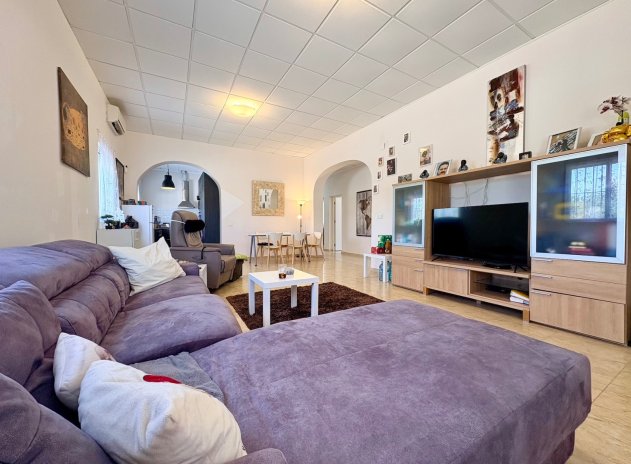 Wiederverkauf - Finca / Ländliches Wohnhaus - Dolores