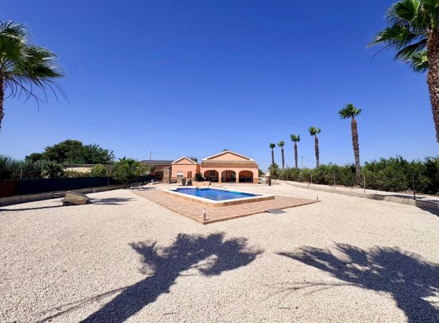 Wiederverkauf - Finca / Ländliches Wohnhaus - Dolores