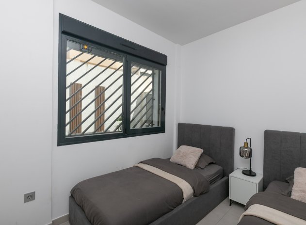 Herverkoop - Villa - Villamartin - PAU 26