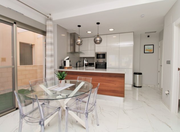 Resale - Villa * - Villamartin * - Villamartín * 