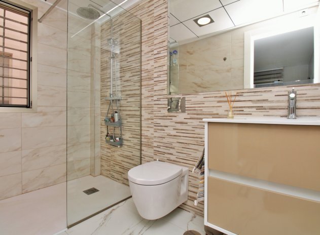 Resale - Villa * - Villamartin * - Villamartín * 