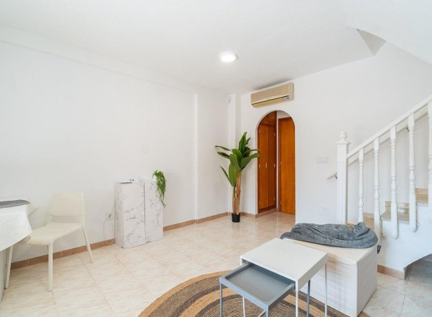 Herverkoop - Rijwoning - Torrevieja - La Siesta