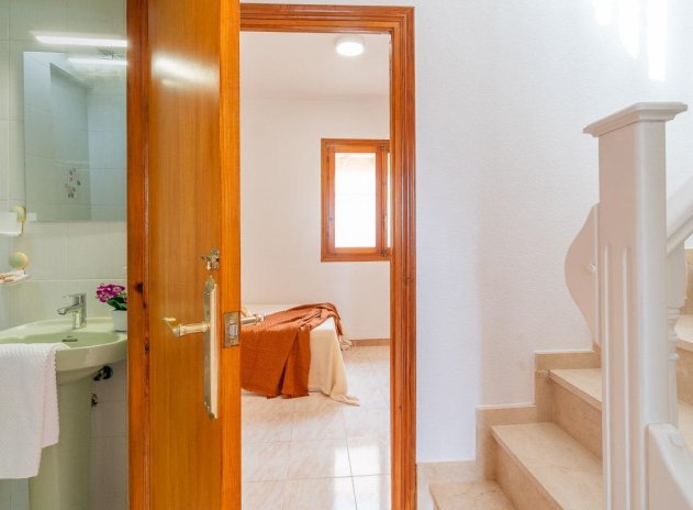 Herverkoop - Rijwoning - Torrevieja - La Siesta