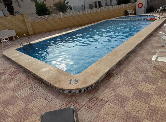 Herverkoop - Rijwoning - Torrevieja - La Siesta