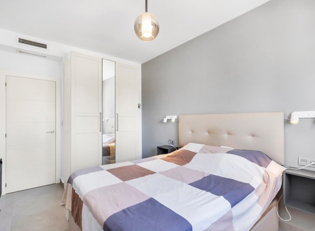 Resale - Apartment / Flat * - Pilar de la Horadada *
