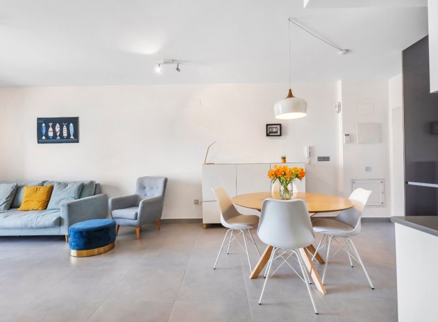 Resale - Apartment / Flat * - Pilar de la Horadada *