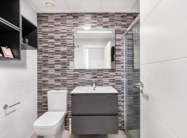 Resale - Apartment / Flat * - Pilar de la Horadada *