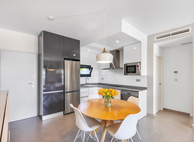 Resale - Apartment / Flat * - Pilar de la Horadada *