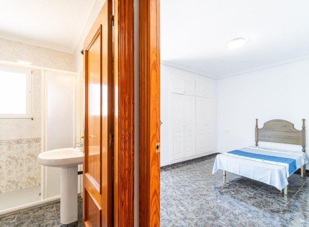 Herverkoop - Villa - Orihuela Costa - Playa Flamenca