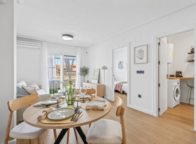 Resale - Apartment / Flat * - Playa Flamenca *