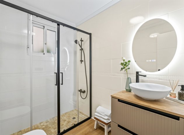 Resale - Apartment / Flat * - Playa Flamenca *