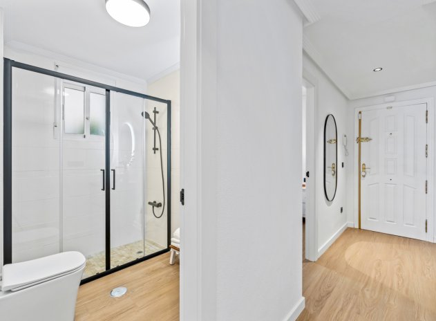 Resale - Apartment / Flat * - Playa Flamenca *