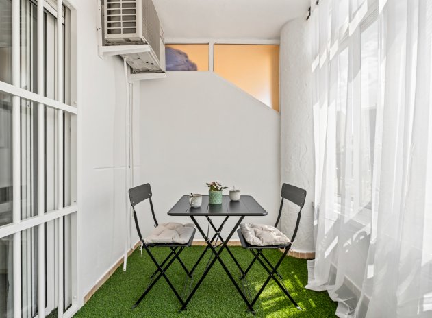 Resale - Apartment / Flat * - Playa Flamenca *
