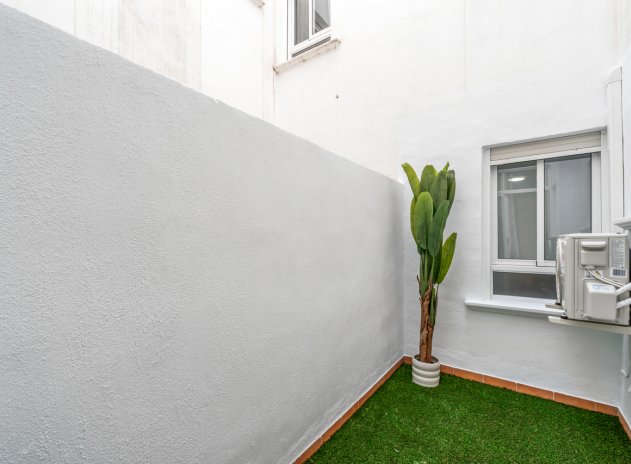 Resale - Apartment / Flat * - Playa Flamenca *