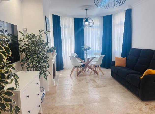 Herverkoop - Villa - Villamartin - Blue lagoon