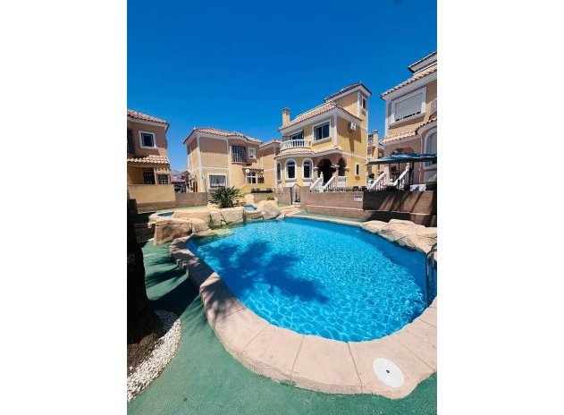 Herverkoop - Villa - Villamartin - Blue lagoon
