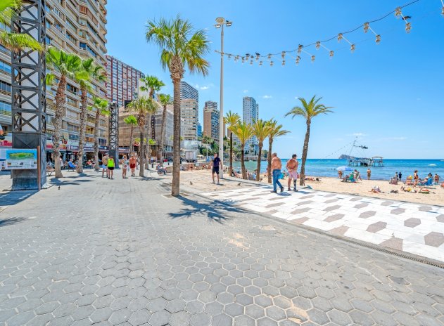 Resale - Apartment / Flat * - Benidorm *