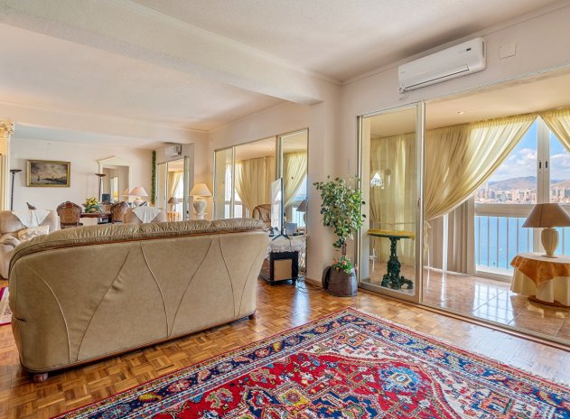 Resale - Apartment / Flat * - Benidorm *