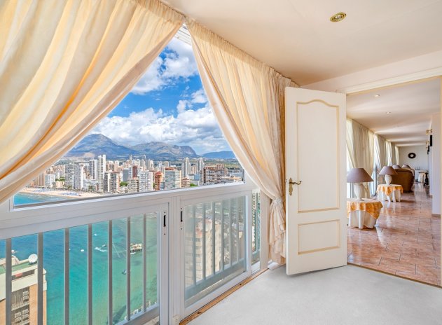 Resale - Apartment / Flat * - Benidorm *
