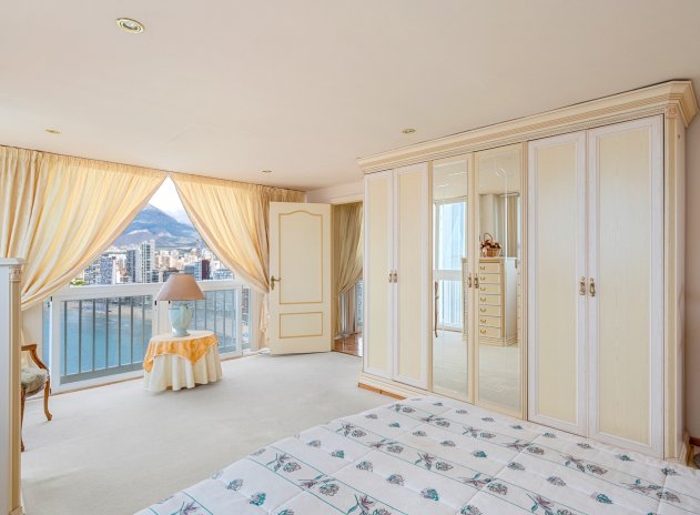 Resale - Apartment / Flat * - Benidorm *