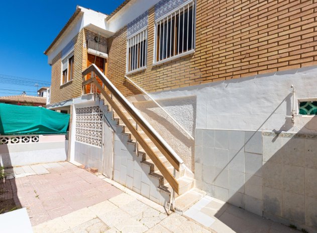 Resale - Apartment / Flat * - Torrevieja *
